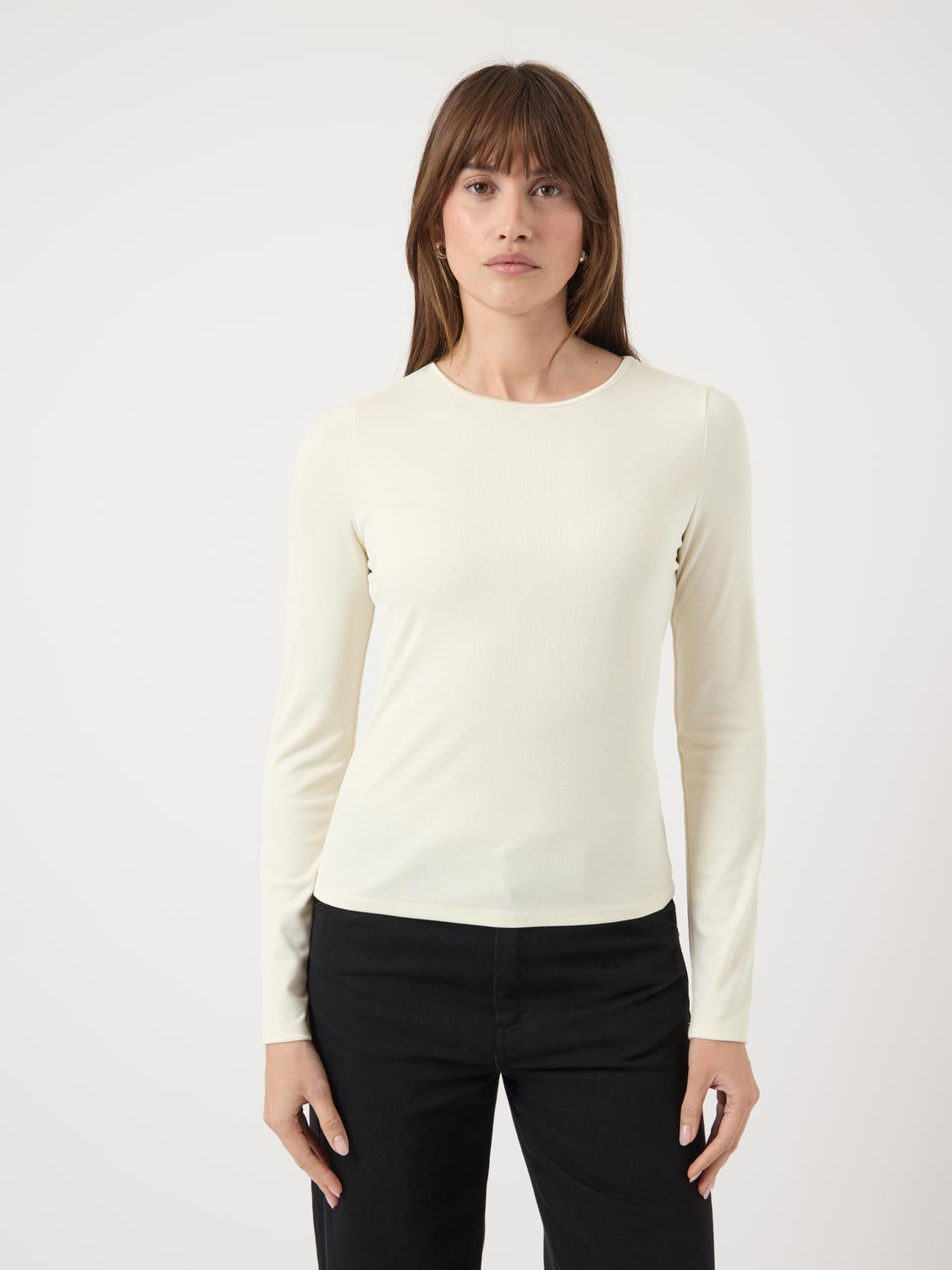 model_shot-front